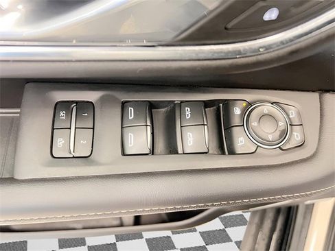 Certified 2024 Chevrolet Suburban Premier image 19