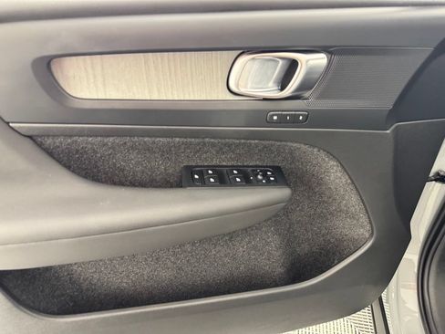 Certified 2024 Volvo XC40 B5 Plus w/ Climate Package AWD/4WD image 16