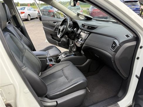 Used 2018 Nissan Rogue SL w/ Premium Package AWD/4WD image 8
