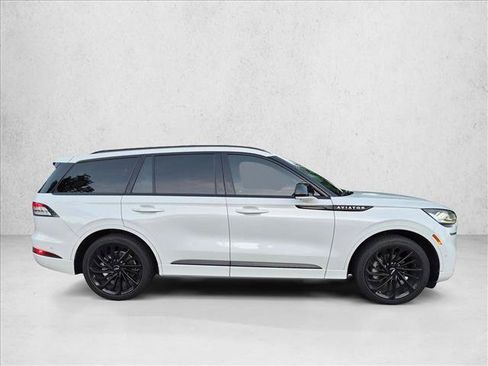 Used 2023 Lincoln Aviator Reserve w/ Equipment Group 201A RWD image 4