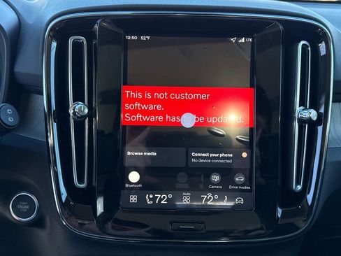 New 2026 Volvo XC40 B5 Ultra w/ Climate Package image 22