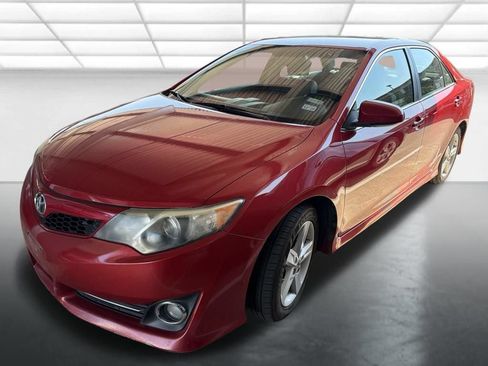Used 2012 Toyota Camry SE FWD image 5