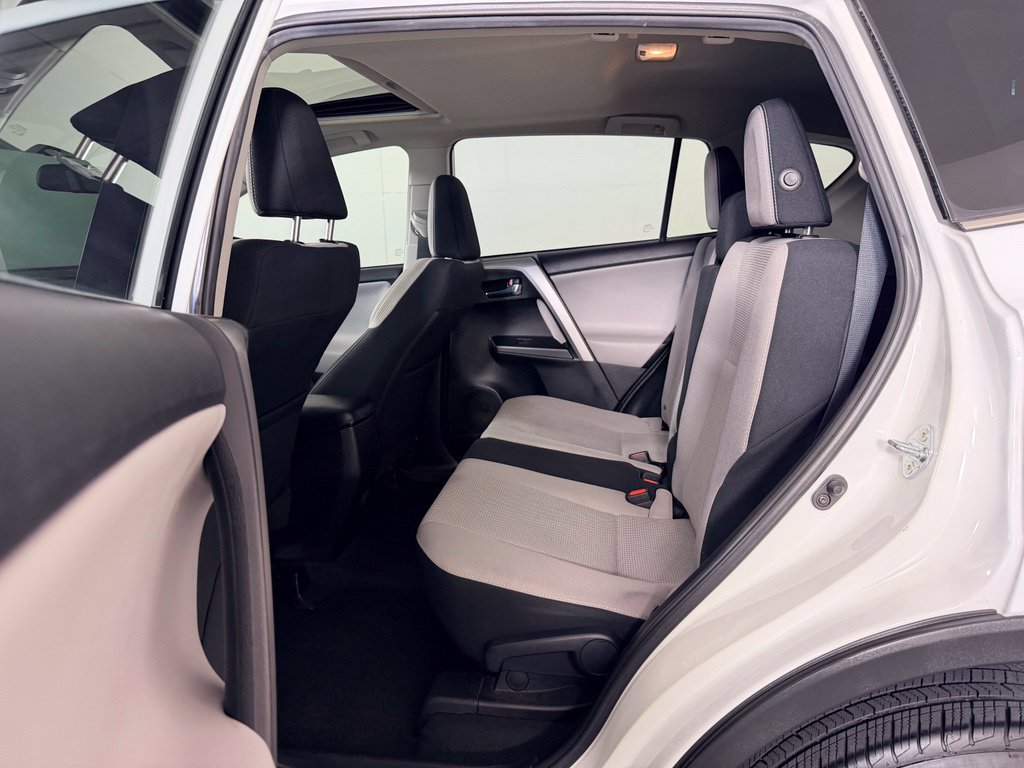 Used 2016 Toyota RAV4 XLE FWD image 25