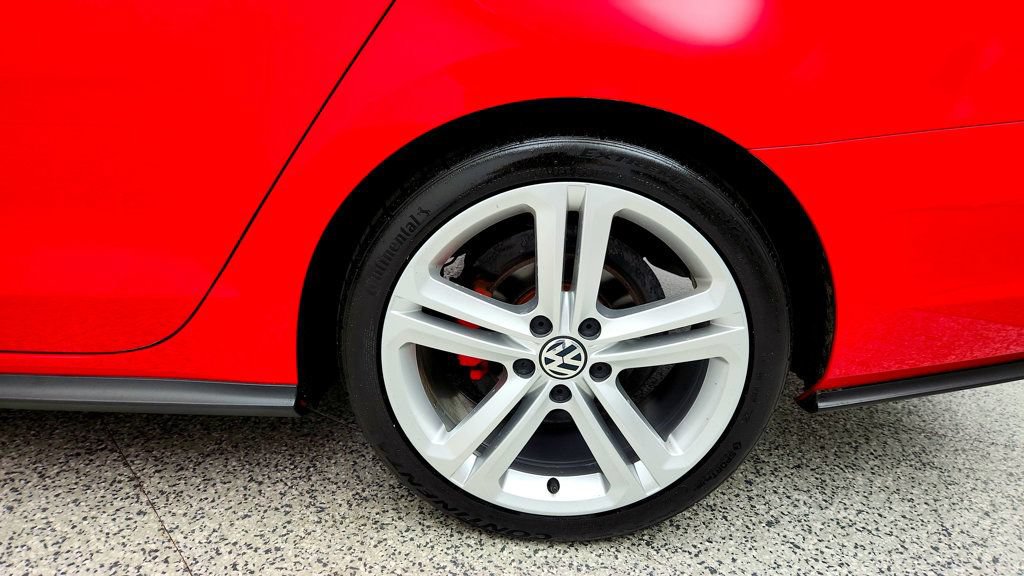 Used 2017 Volkswagen Jetta GLI FWD image 9