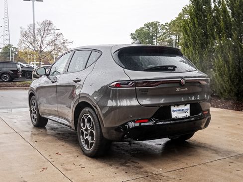 Used 2025 Alfa Romeo Tonale image 8