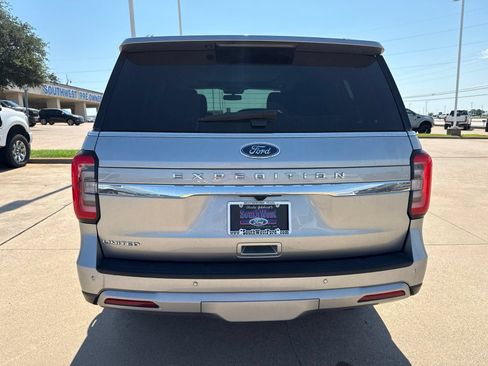 Used 2023 Ford Expedition Limited AWD/4WD image 6