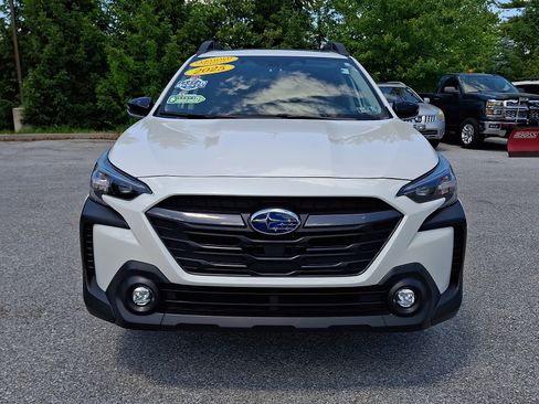 Certified 2025 Subaru Outback Premium AWD/4WD image 2