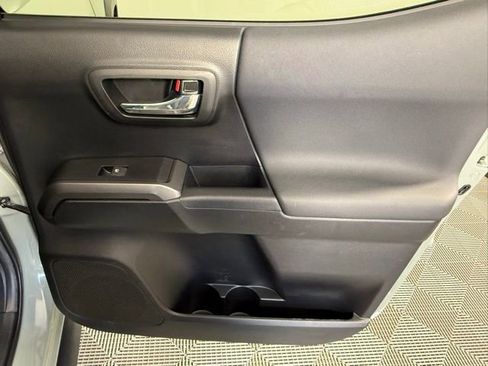 Used 2022 Toyota Tacoma TRD Off-Road w/ Technology Package image 49