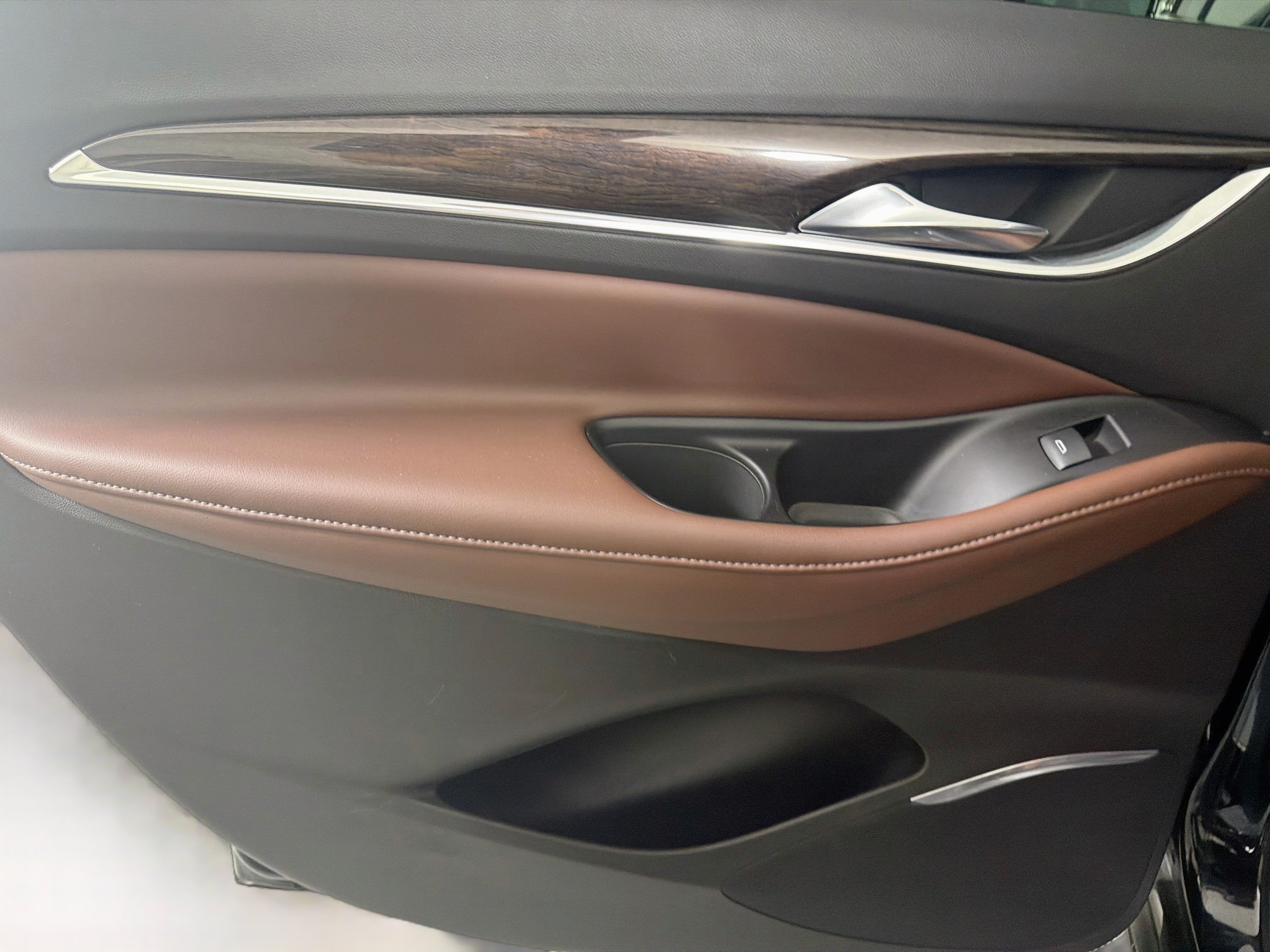 Used 2018 Buick Enclave Avenir w/ Avenir Technology Package FWD image 26