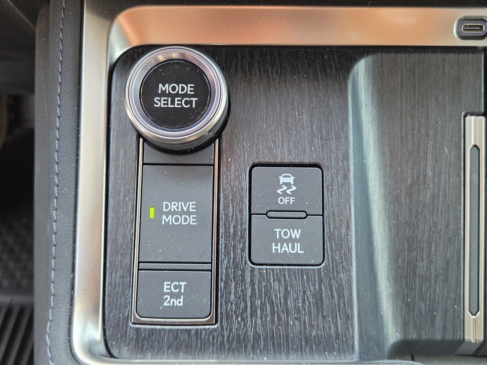 Certified 2025 Lexus GX 550 w/ Cold Area Package AWD/4WD image 27