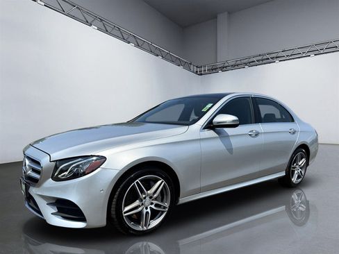 Used 2017 Mercedes-Benz E 300 4MATIC image 10