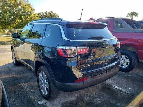 Used 2022 Jeep Compass Latitude w/ Convenience Group image 3