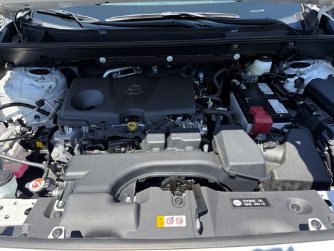 Used 2025 Toyota RAV4 XLE FWD image 20