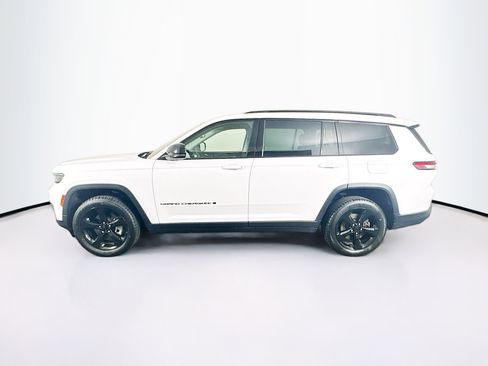 Used 2023 Jeep Grand Cherokee L Limited w/ Black Appearance Package AWD/4WD image 4