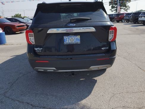Used 2023 Ford Explorer XLT w/ Equipment Group 202A AWD/4WD image 5