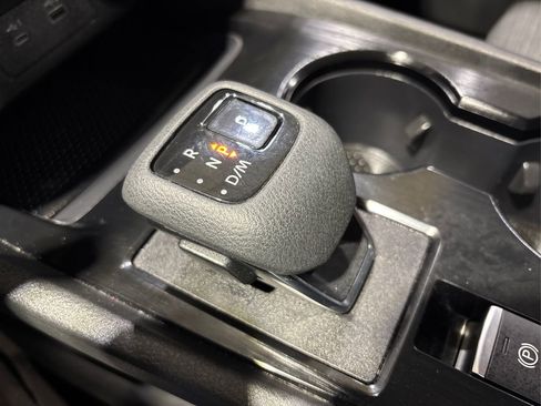 Used 2023 Nissan Rogue SV image 29