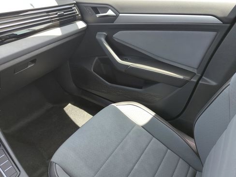 New 2026 Volkswagen Jetta SE FWD image 23