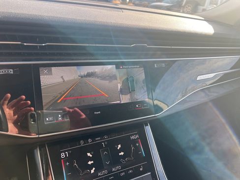 Used 2022 Audi Q8 Premium image 60