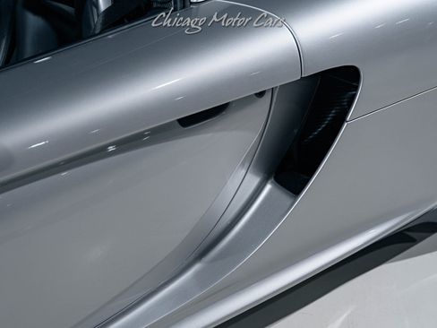 Used 2005 Porsche Carrera GT RWD image 35