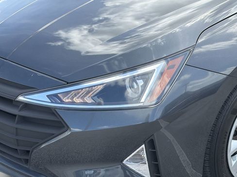 Used 2020 Hyundai Elantra SE FWD image 6