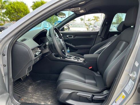 Used 2025 Honda Civic Sport image 6