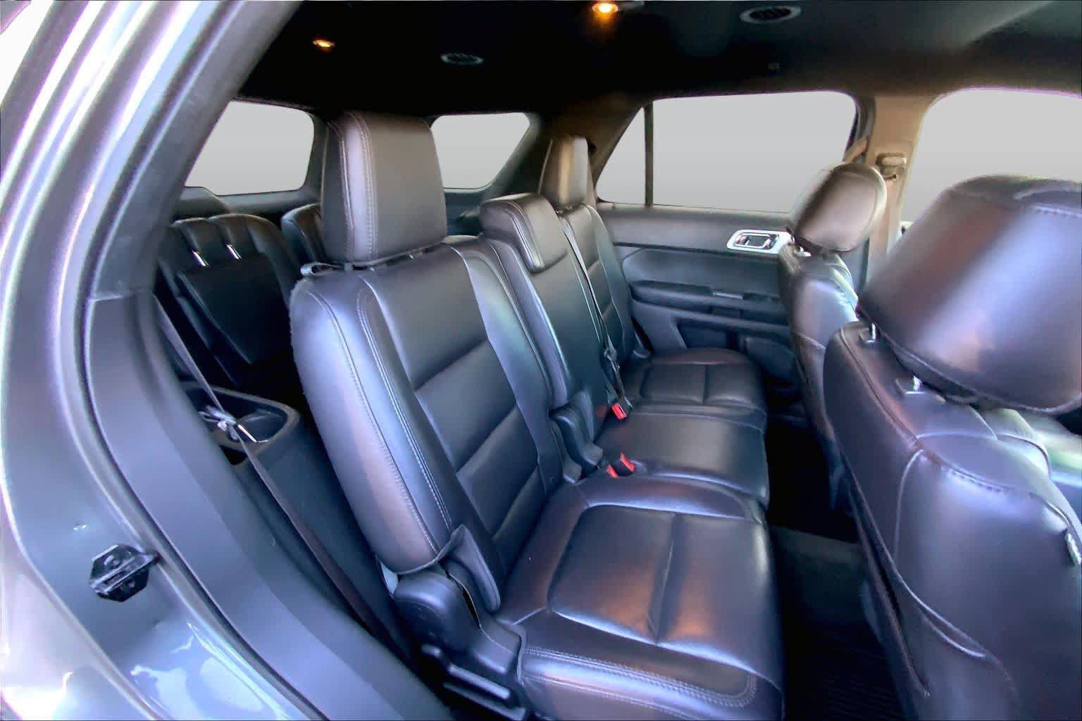 Used 2013 Ford Explorer XLT FWD image 18