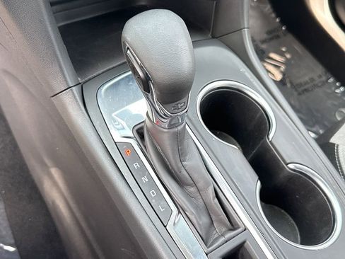 Used 2022 Chevrolet Equinox LS FWD image 26