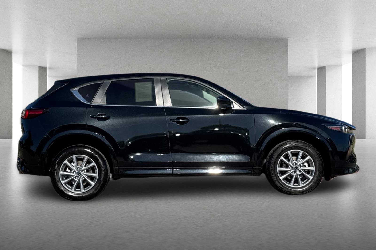 Used 2025 MAZDA CX-5 AWD 2.5 S w/ Preferred Package image 3