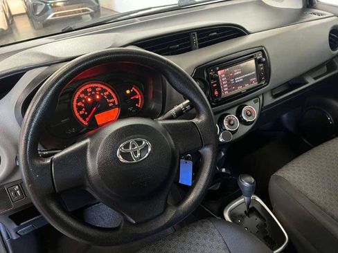 Used 2016 Toyota Yaris L image 11