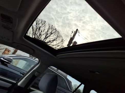 Used 2018 Subaru Outback 2.5i Premium image 14