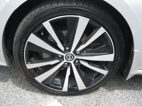 Used 2019 Nissan Altima 2.5 SR w/ SR Premium Package FWD image 9