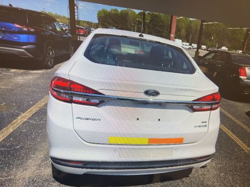 Used 2018 Ford Fusion SE w/ Equipment Group 602A image 13
