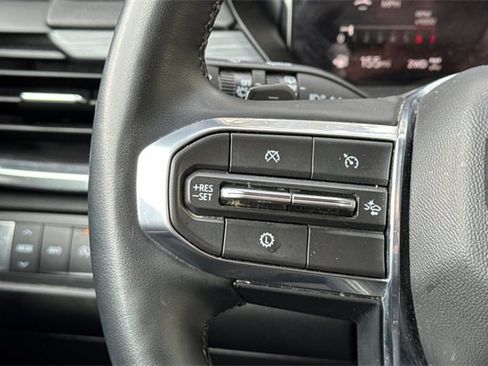 Used 2024 GMC Acadia Elevation image 36