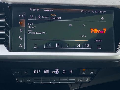 Used 2024 Audi Q4 e-tron Premium Plus w/ Premium Plus image 6