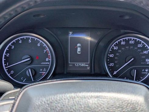 Used 2023 Toyota Camry SE FWD image 11