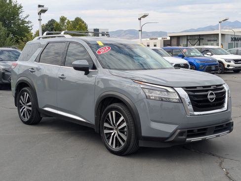 Used 2024 Nissan Pathfinder Platinum w/ Cargo Package AWD/4WD image 7