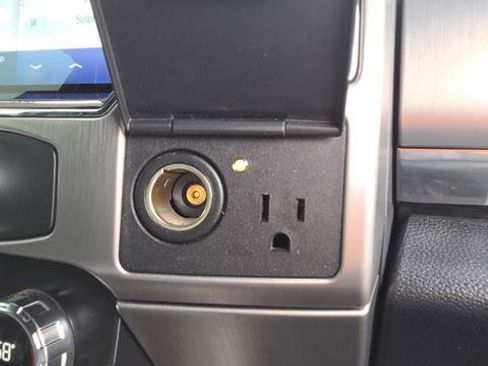 Used 2022 Ford F350 Platinum image 17