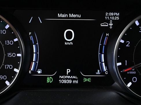 Used 2024 Maserati Levante GT Ultima image 12