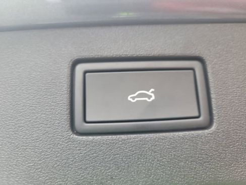 New 2026 Volkswagen Tiguan SE image 10