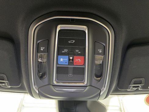 Used 2023 Jeep Grand Cherokee Limited w/ Black Appearance Package image 25