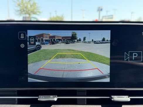 Used 2025 Hyundai Kona SEL FWD image 16