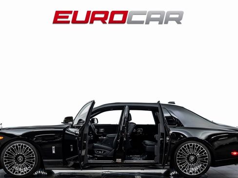 Used 2024 Rolls-Royce Phantom Sedan image 3