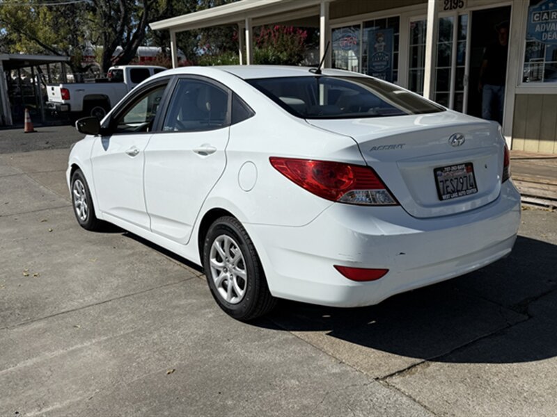 Used 2014 Hyundai Accent GLS FWD image 5