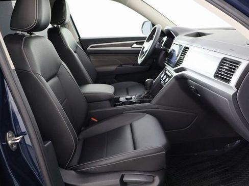 Used 2023 Volkswagen Atlas SE image 44