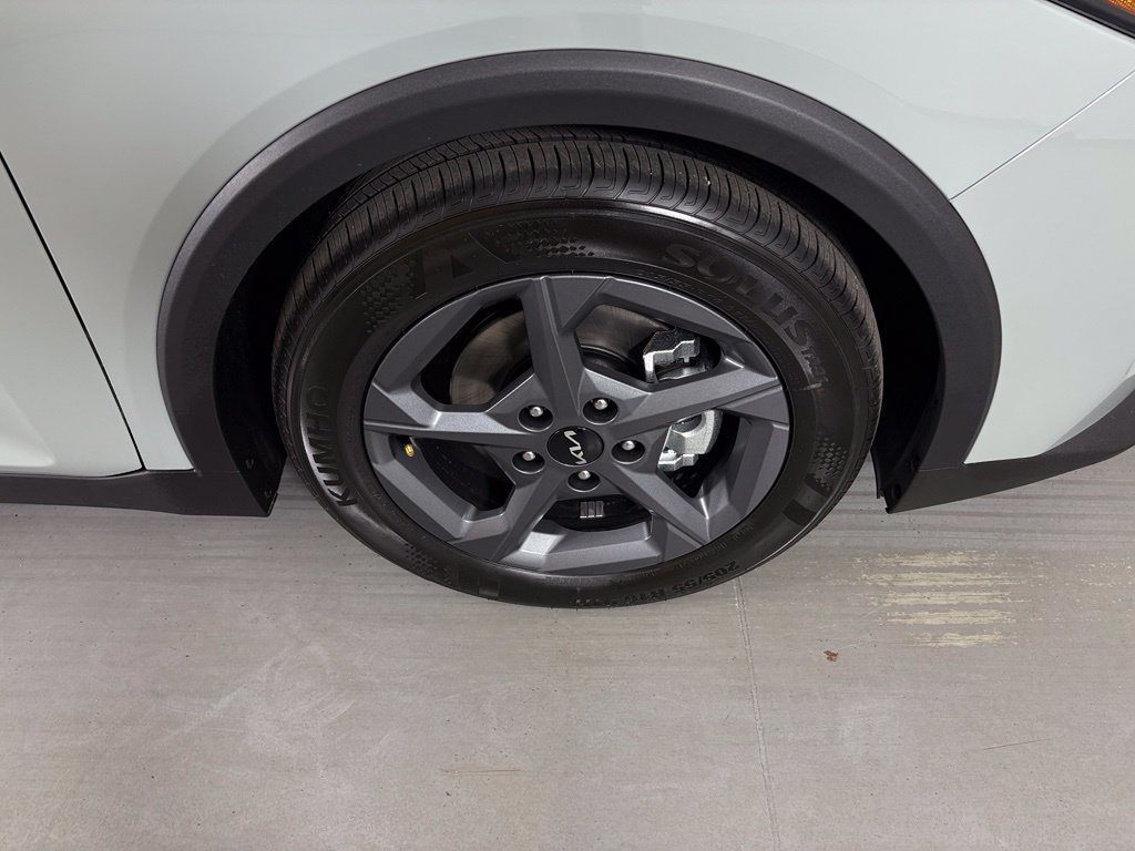 New 2026 Kia K4 FWD image 10
