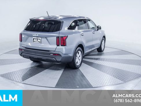 Used 2023 Kia Sorento LX FWD image 9