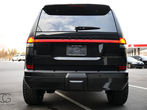 Used 2025 Lexus GX 550 w/ Accessory Package (2T) image 13