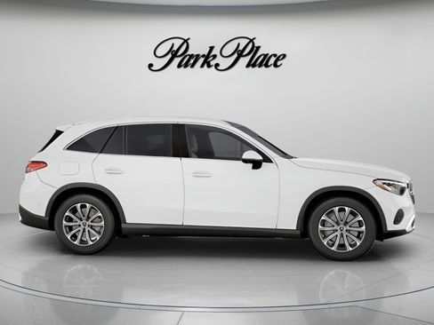 Used 2026 Mercedes-Benz GLC 300 4MATIC image 27
