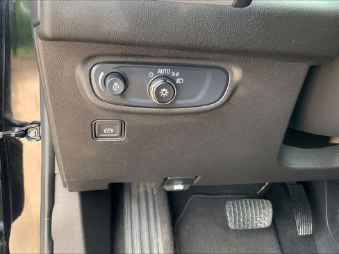Certified 2024 GMC Terrain SLE AWD/4WD image 33