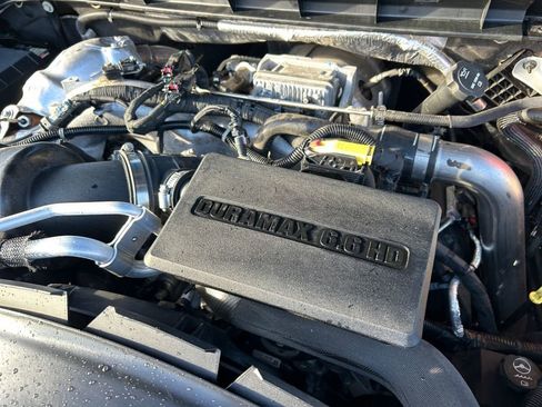 Used 2022 Chevrolet Silverado 3500 High Country w/ Technology Package AWD/4WD image 31